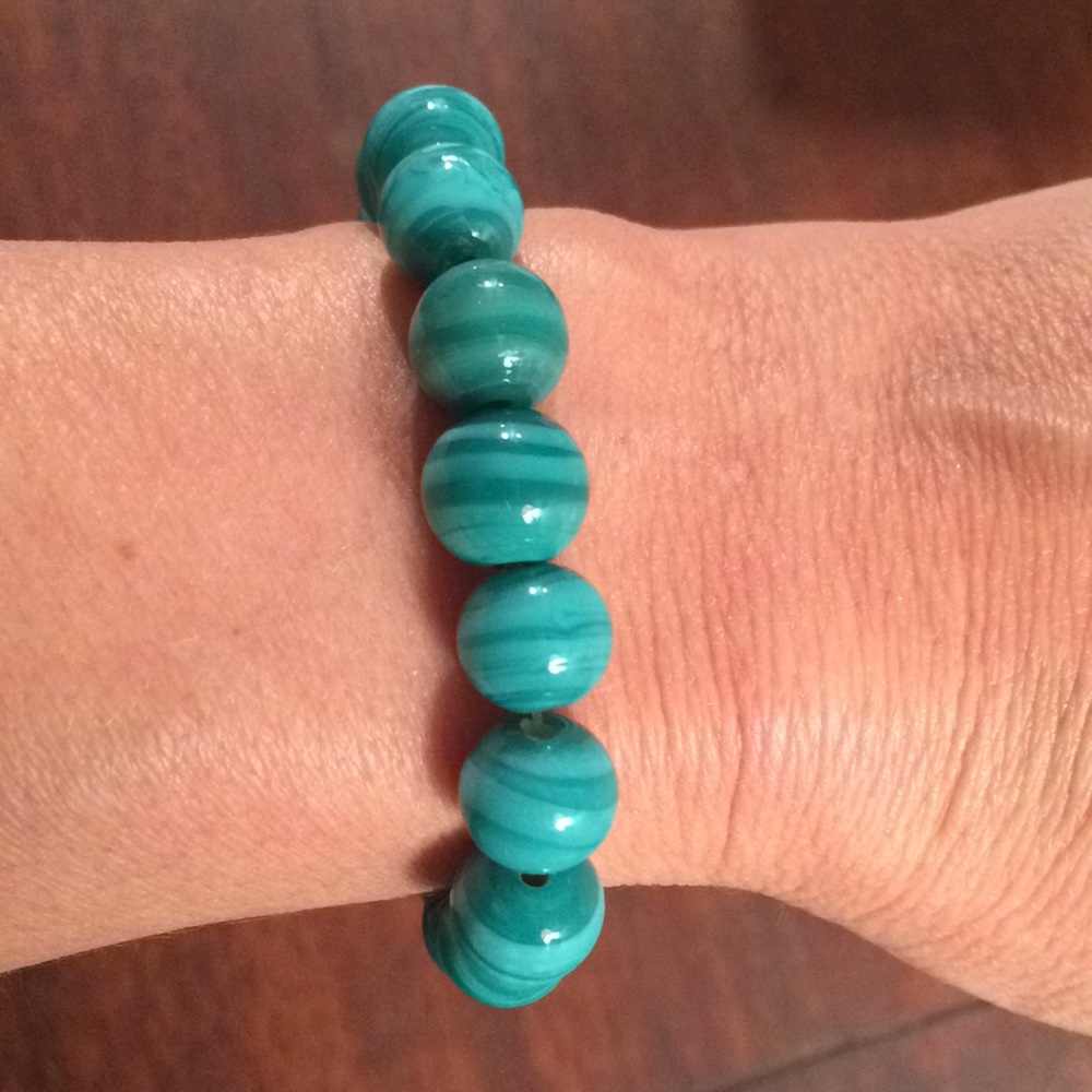 Turquoise marbled glass bead bracelet